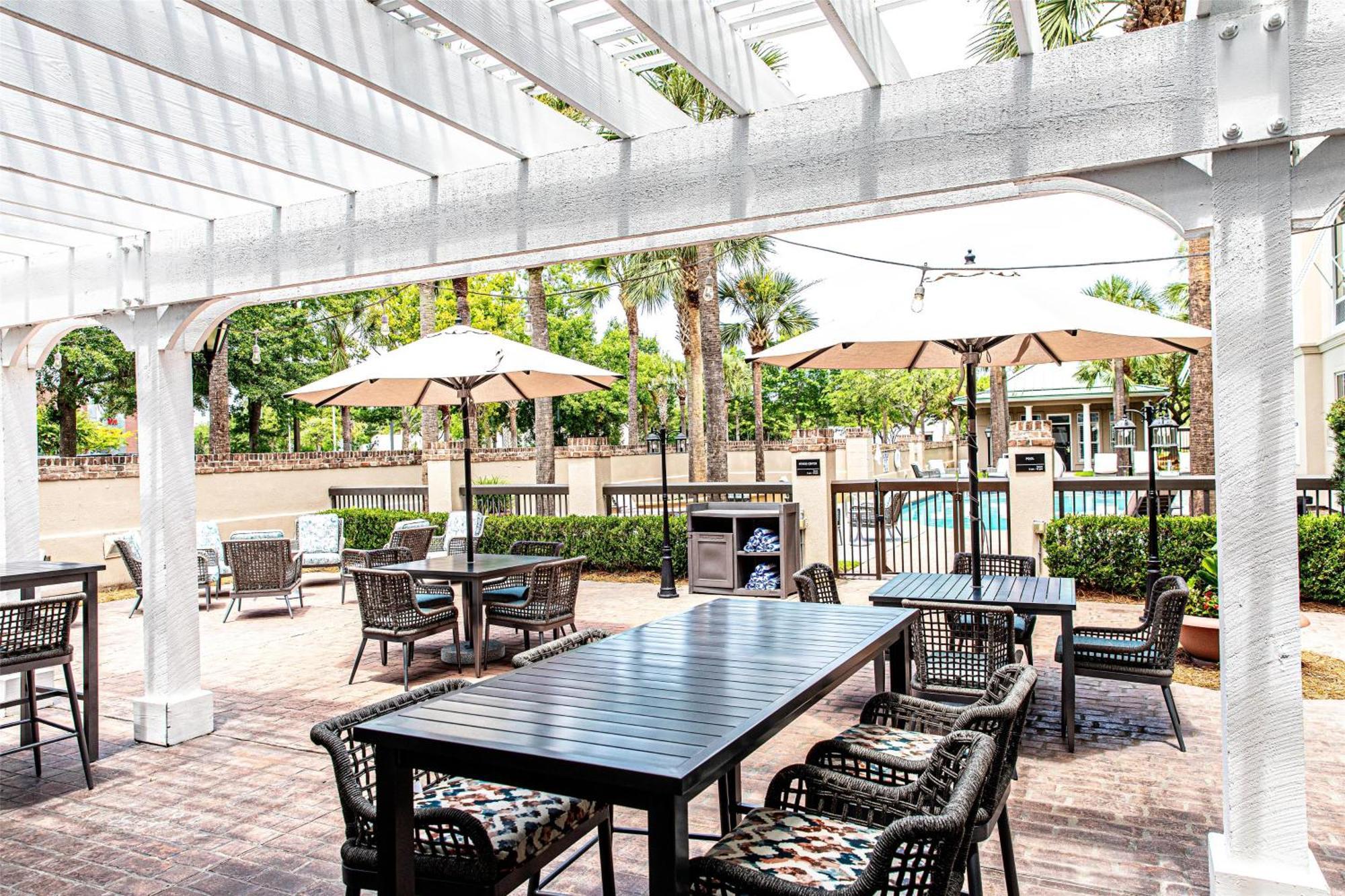 Hampton Inn & Suites Charleston-West Ashley Exterior photo